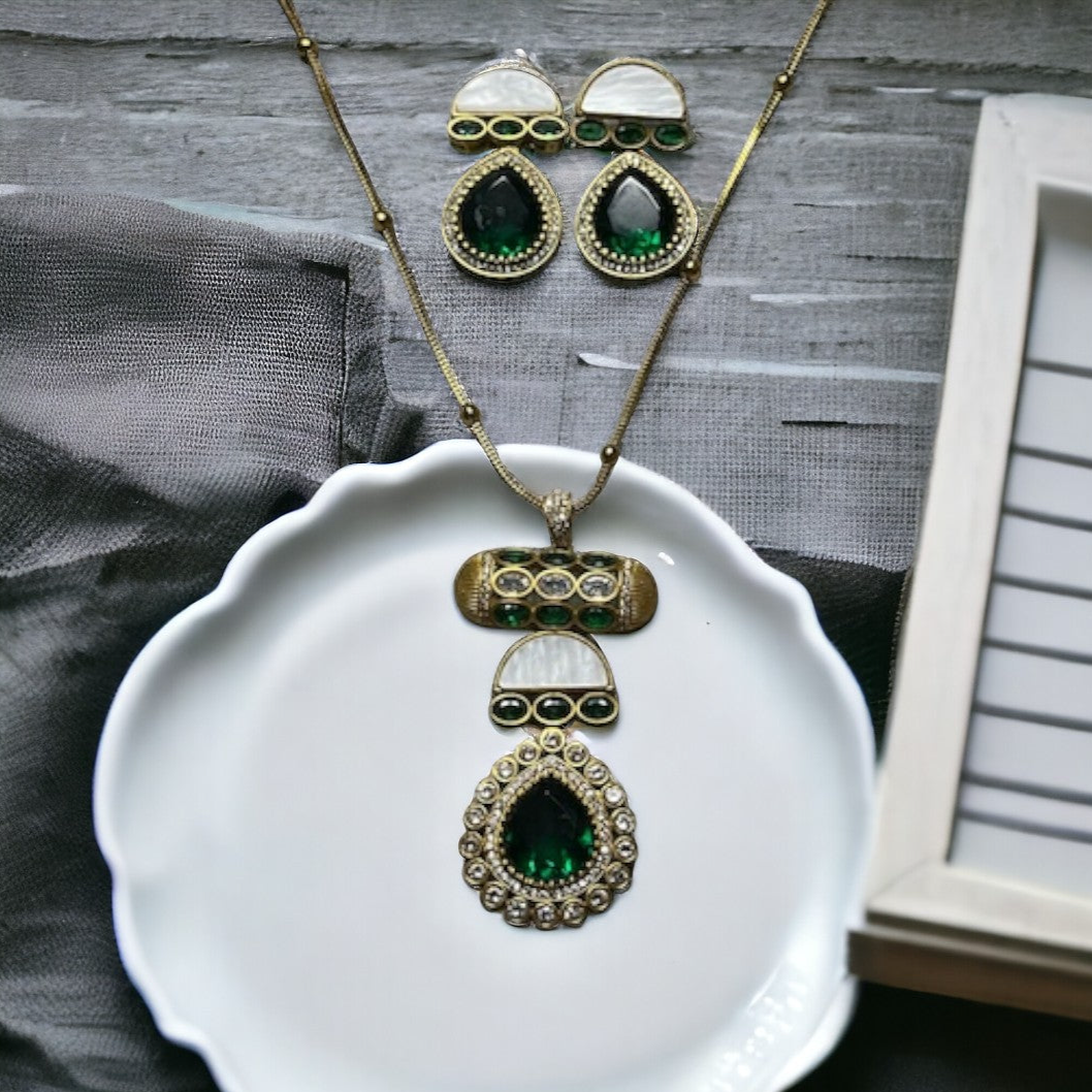 SS Haritambari Chain Pendant & Earrings Set