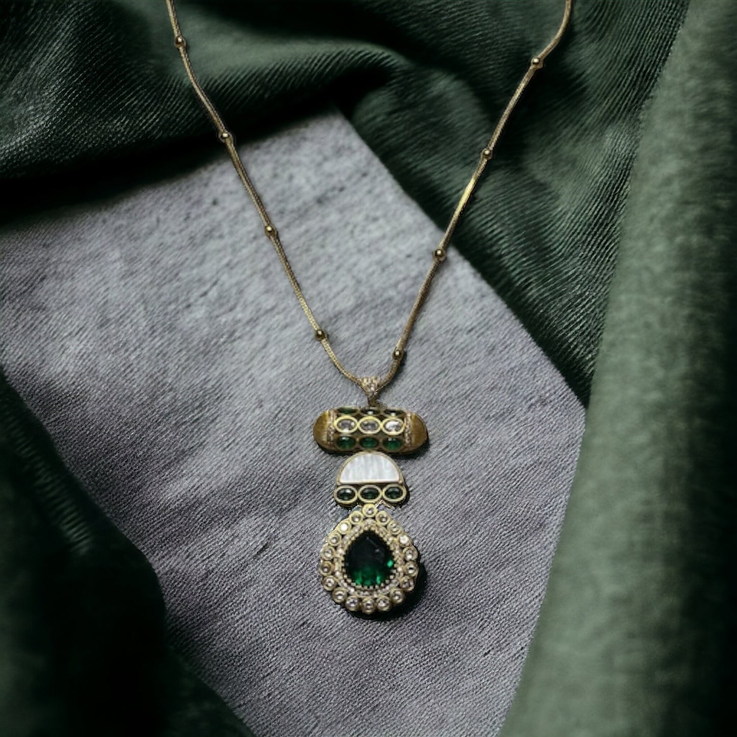 SS Haritambari Chain Pendant & Earrings Set