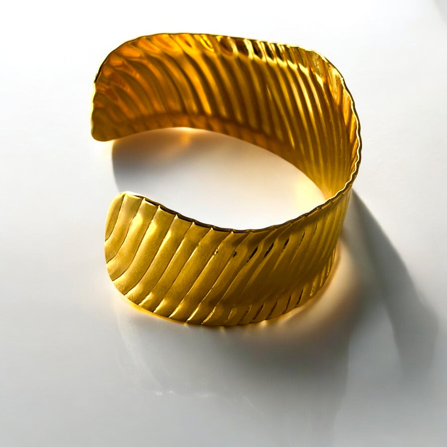 18K Gold Plated Isabella Handcuff