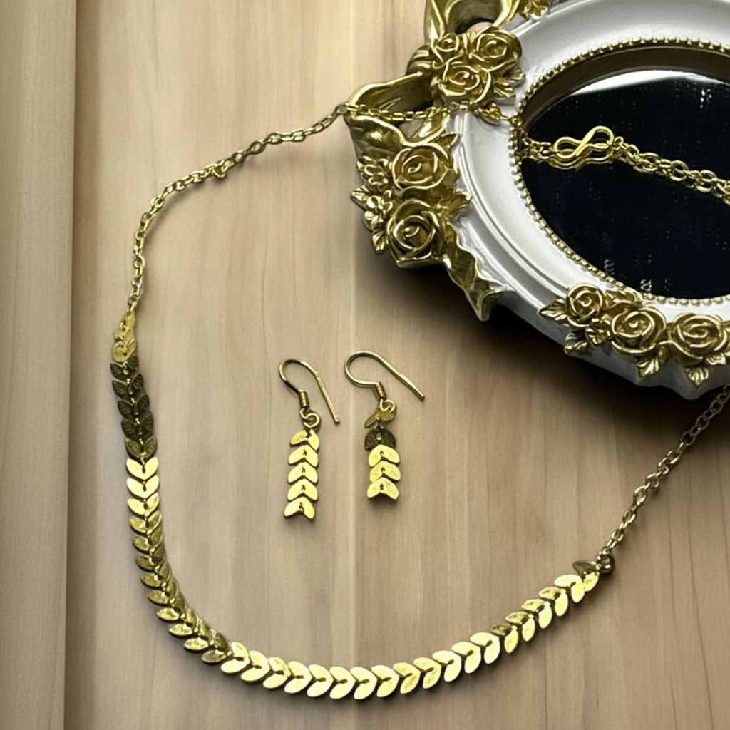 Elegant Minimalist Leafs Necklace with Earrings
