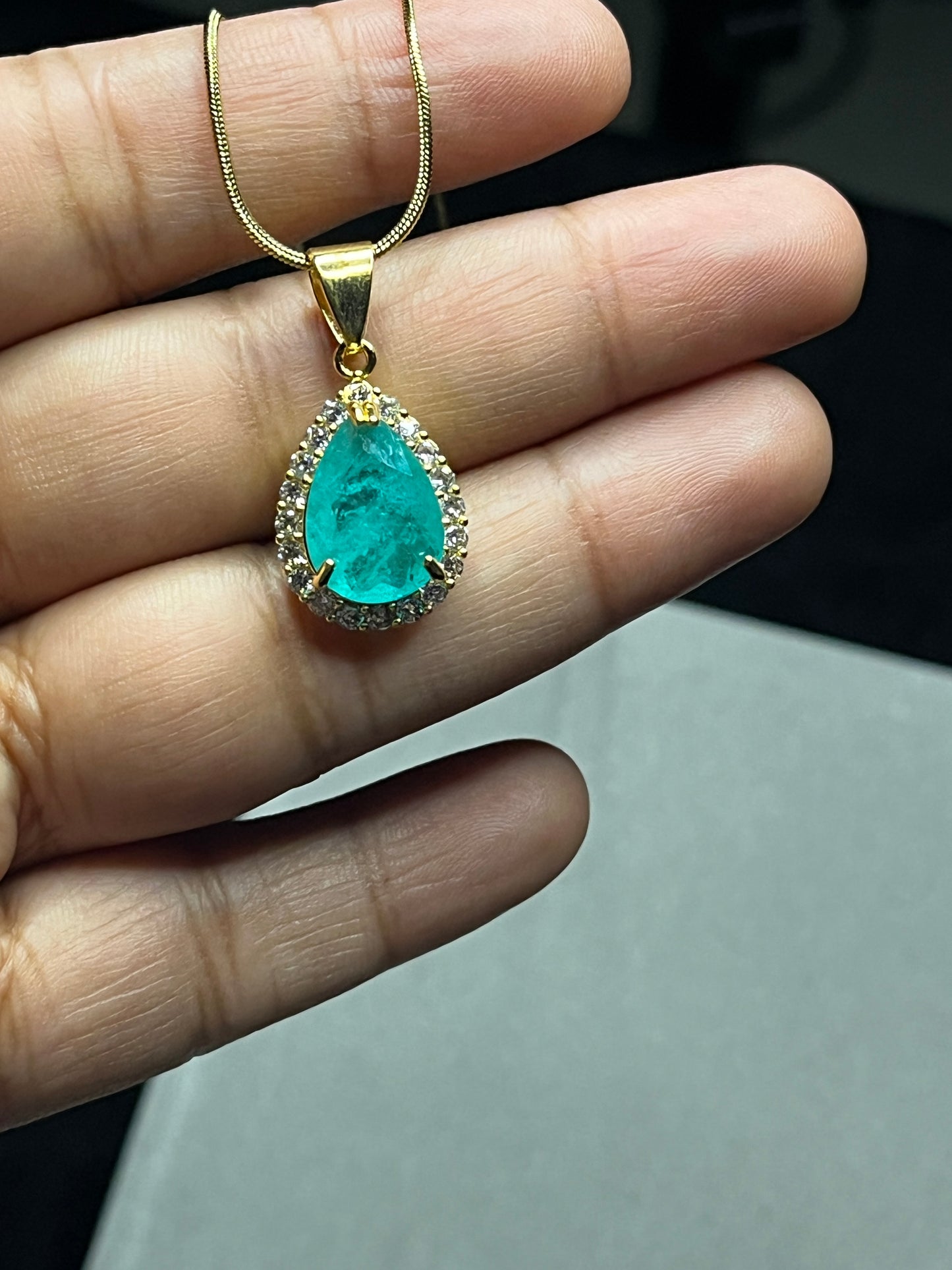SS Luxe Aqua Chain Pendant.
