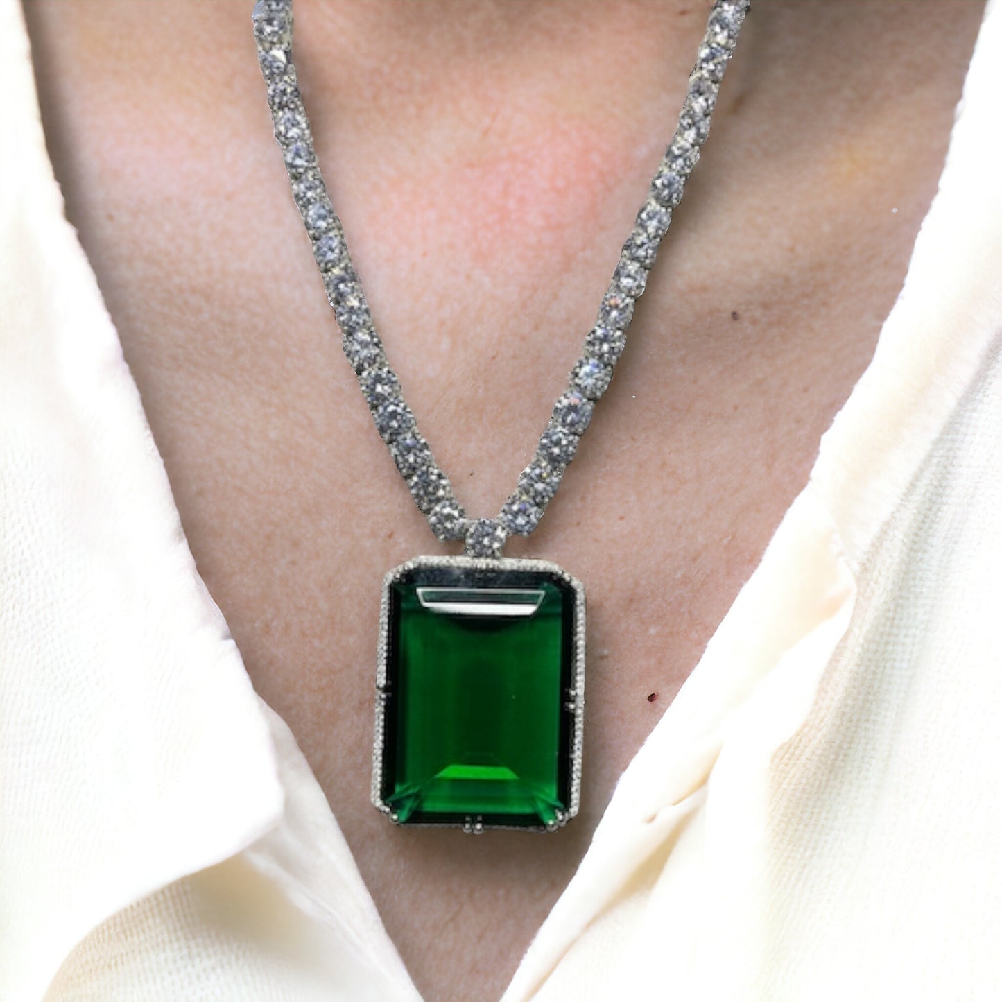 SS Classy Green Radiance: Sophisticated Gem Pendant Necklace with Earrings.