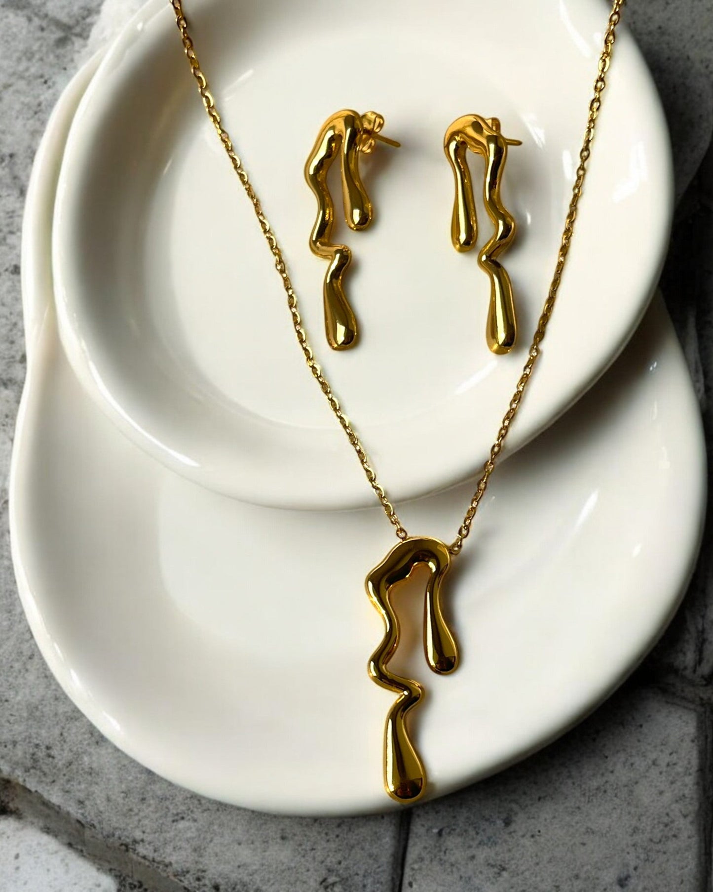 Melting Gold Necklace Set