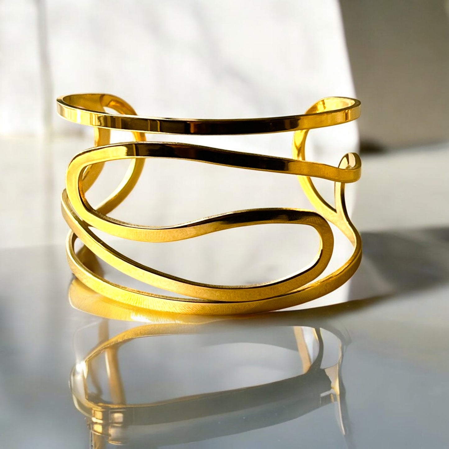 18K Gold Plated Ameile Handcuff