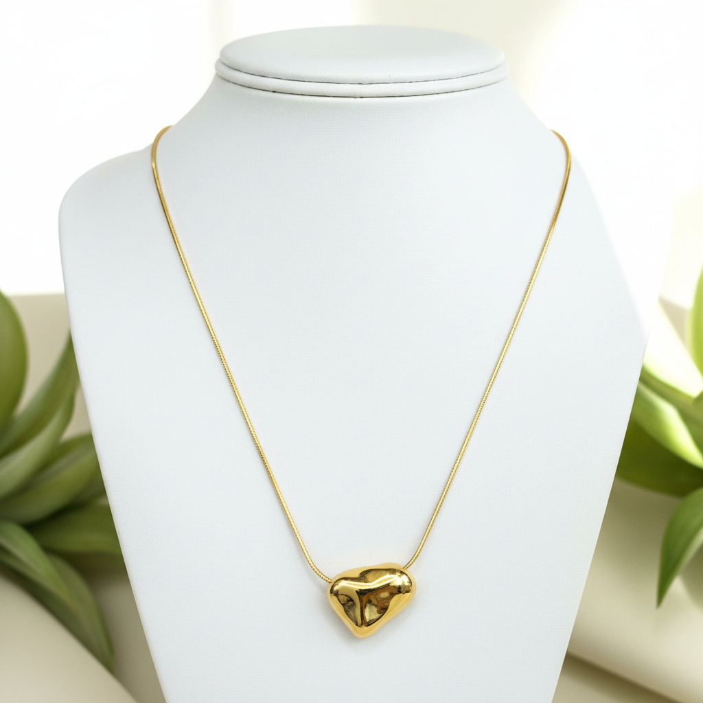 Lui Solid Pendant Necklace