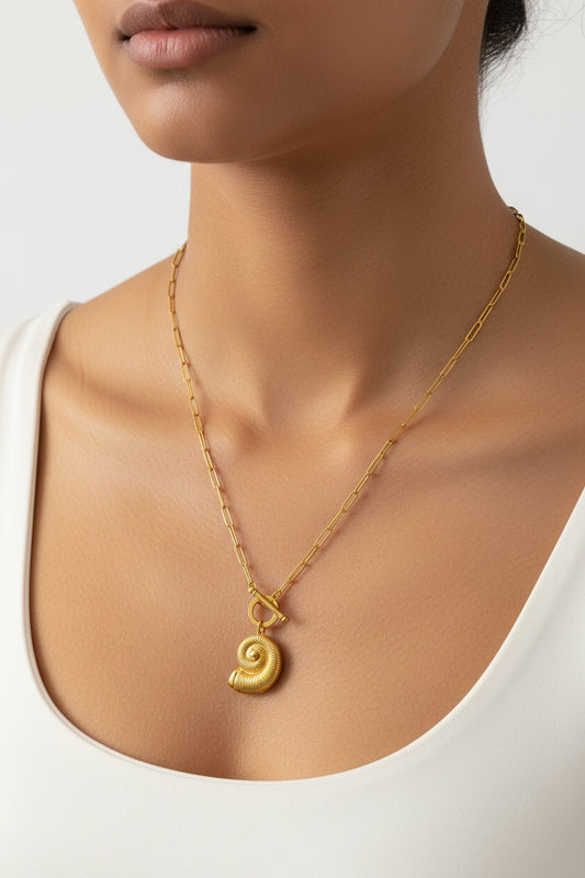 Shell Pendant Necklace