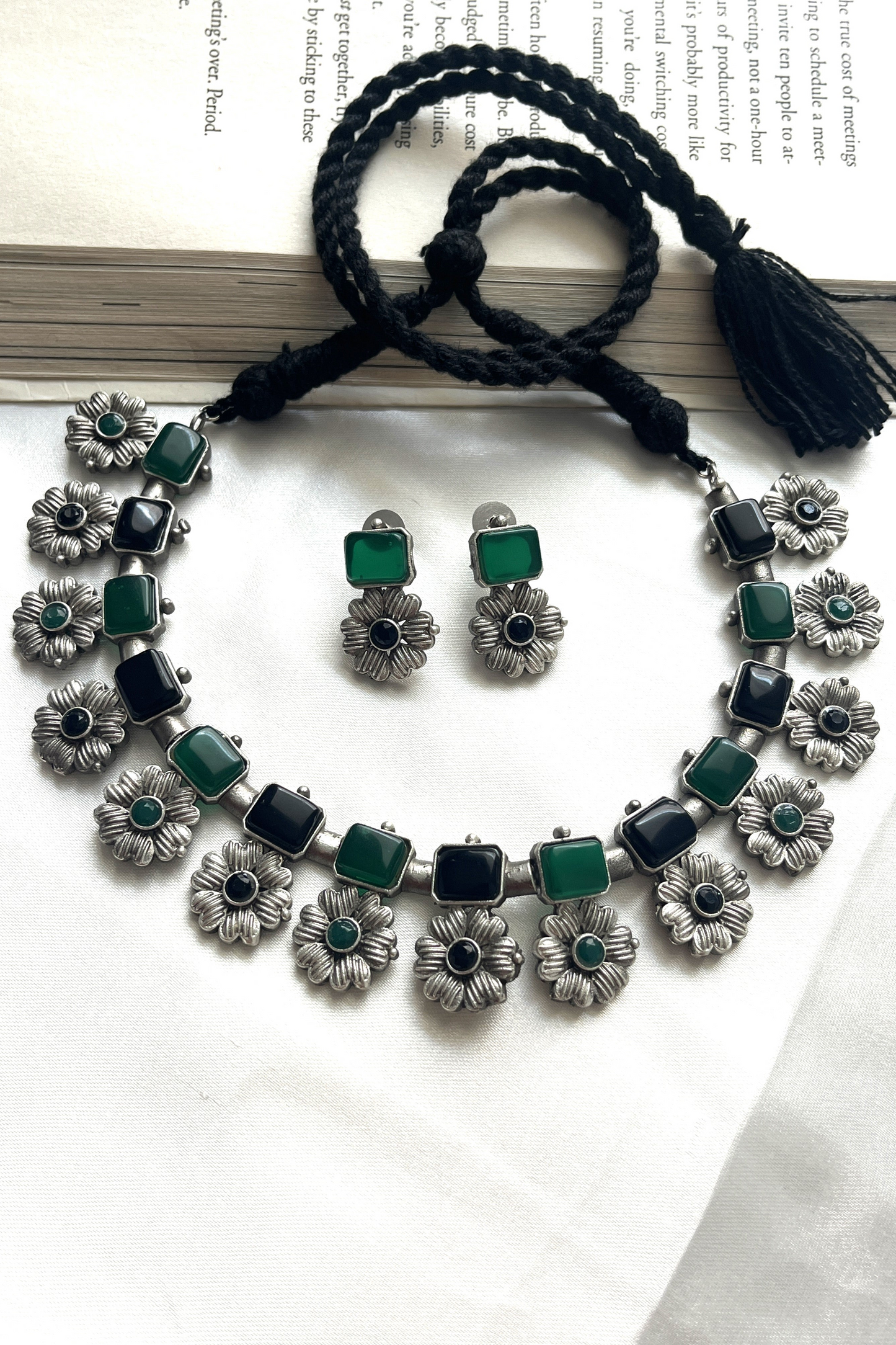 Emerald Noir Necklace Set