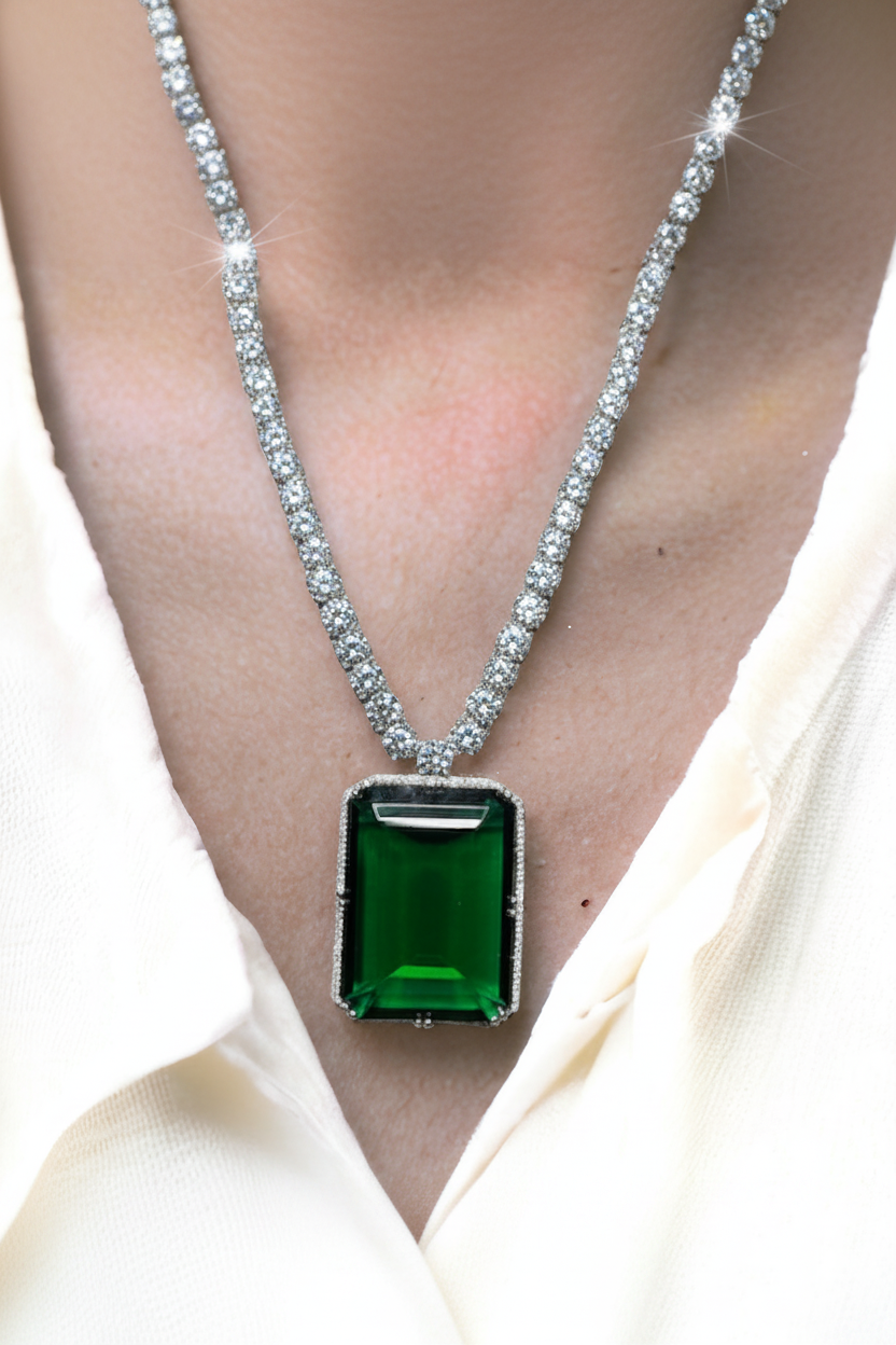 Classy Emerald Green Radiance Necklace Set
