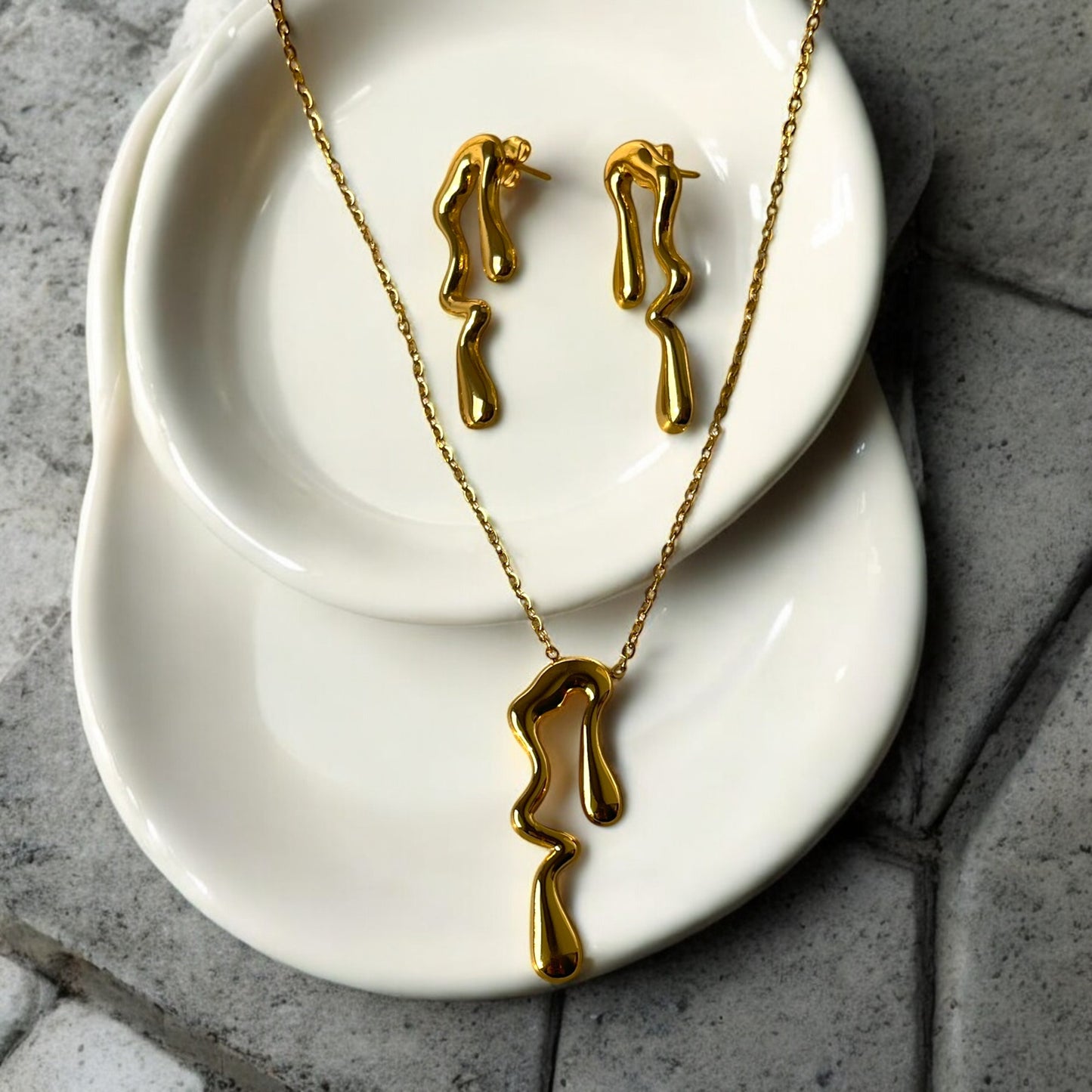 Melting Gold Necklace Set