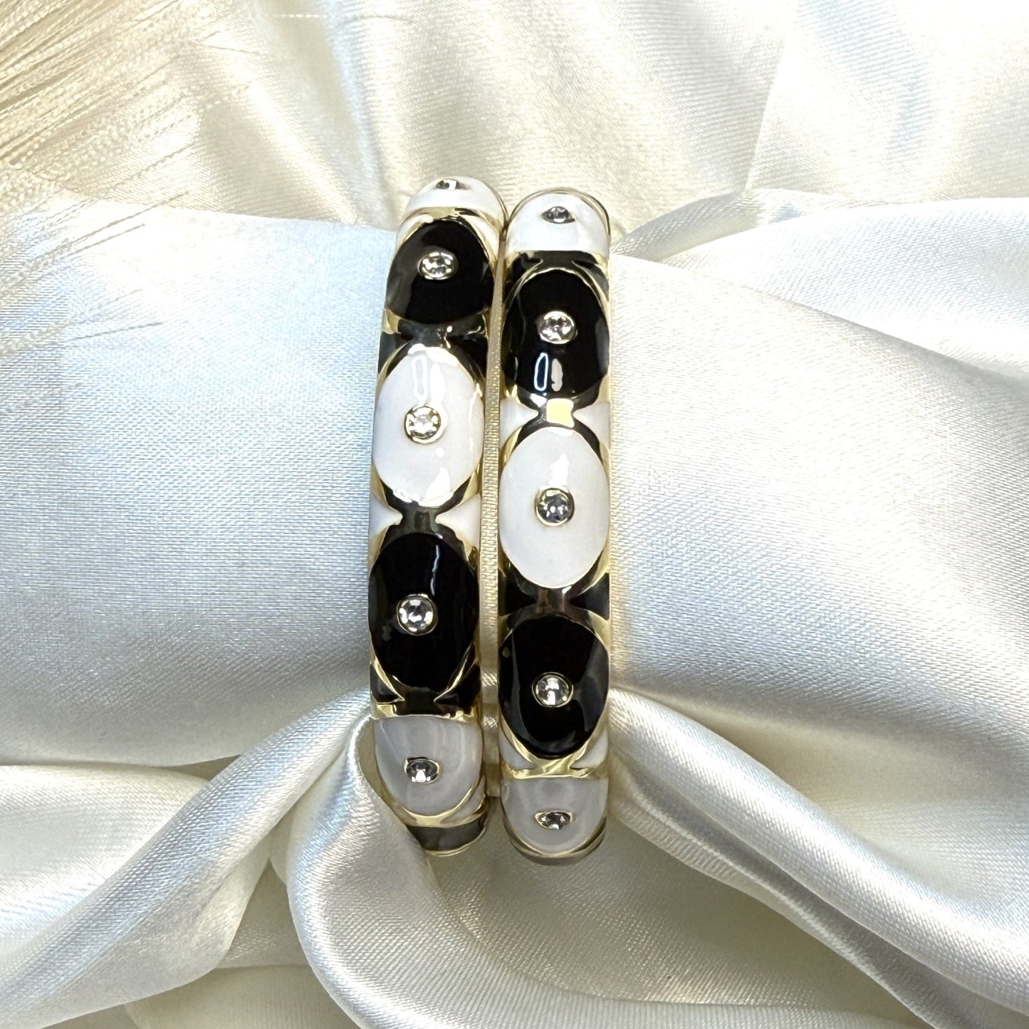White & Black Medium Enamel Bangles